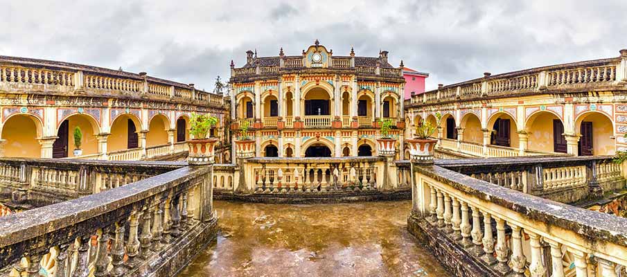 bac-ha-royal-hmong-palace