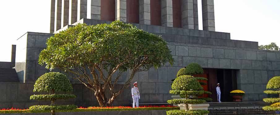 hanoi-vietnam-mausoleum