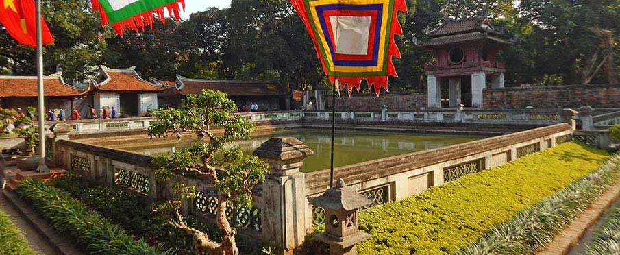 hanoi-vietnam-temple-of-literature