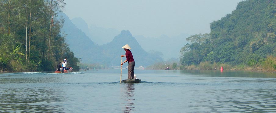 vietnam-traveling-perfume-pagoda