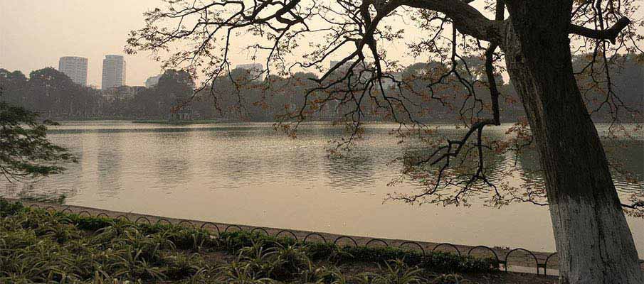 hoan-kiem-lake-hanoi-vietnam-2