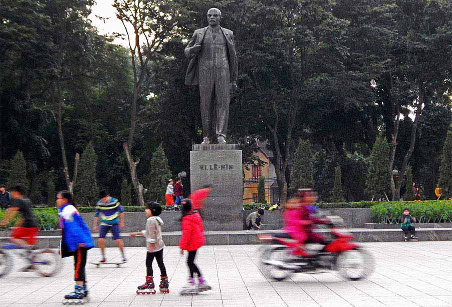 vietnam-lenin-park-hanoi4