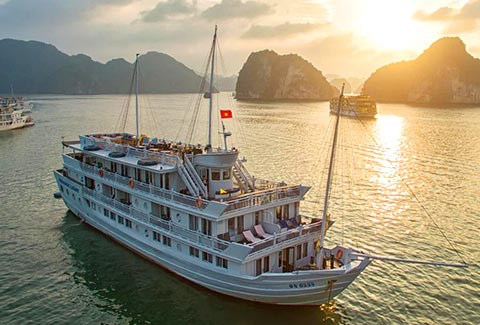 15 Best Ha Long Bay Cruises ️ Booking + Boats | 2022