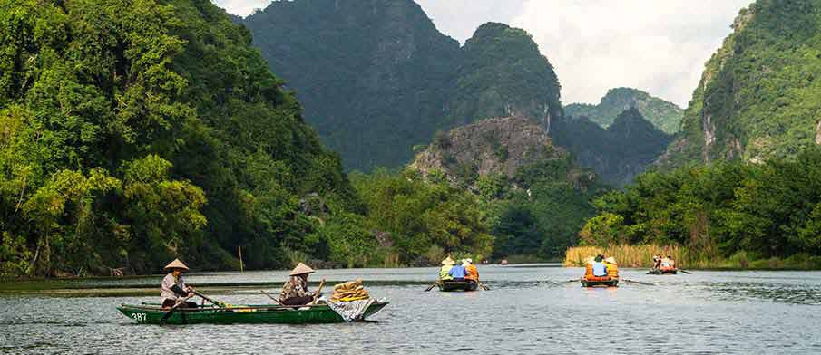 trang-an-landscape-complex-boats