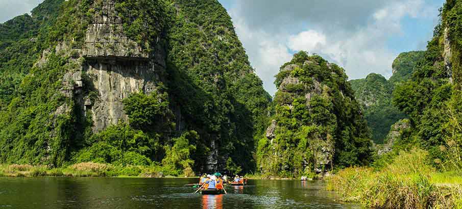 trang-an-landscape-complex-boats2