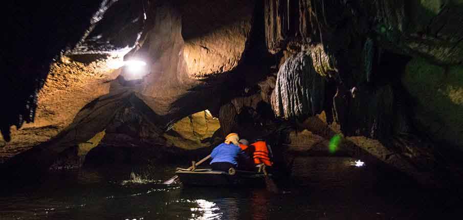 trang-an-landscape-complex-cave2