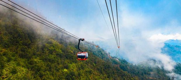 fansipan-cable-car-sapa-vietnam