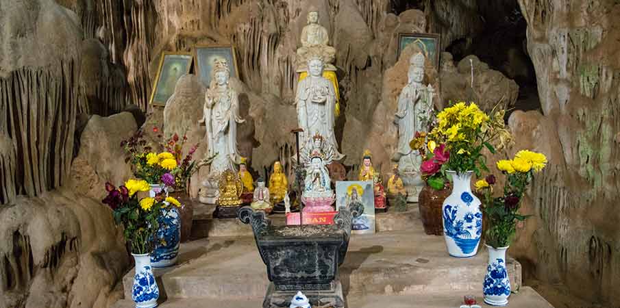 hang-doi-cave-son-la-vietnam