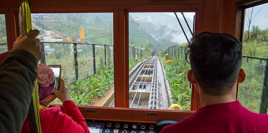 mountain-train-muong-hoa-to-sapa