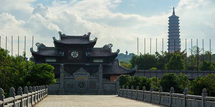 bai-dinh-pagoda-temple-entrance-vietnam