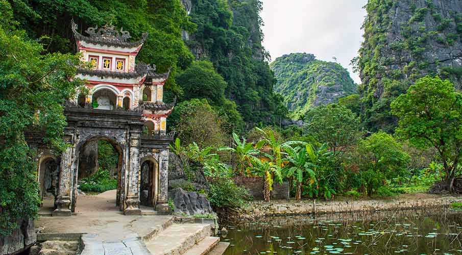 Bich Dong Pagoda in Ninh Binh, Vietnam: The ULTIMATE Guide!