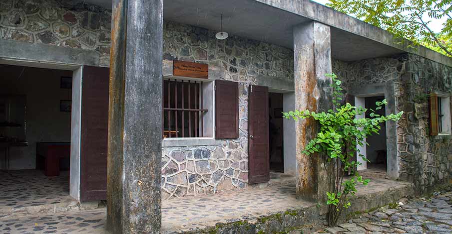 cannon-fort-showroom-cat-ba-vietnam