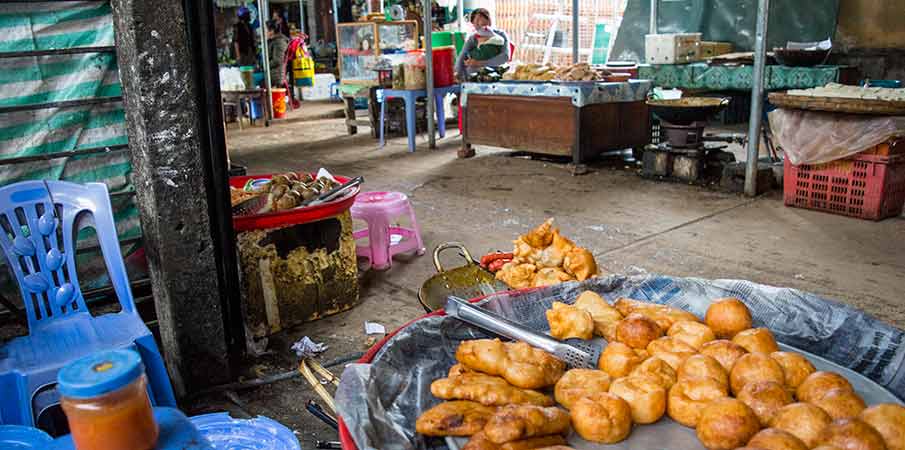 dong-van-market-food-vietnam