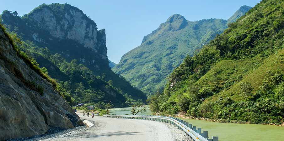 gam-river-bao-lam-cao-bang-vietnam