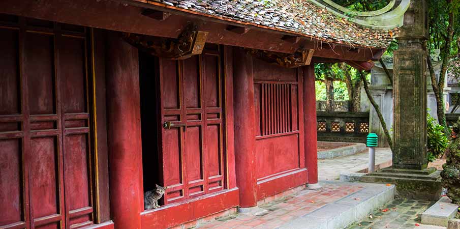 hoa-lu-ancient-capital-building-vietnam