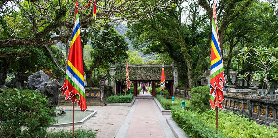 hoa-lu-temple-garden-vietnam