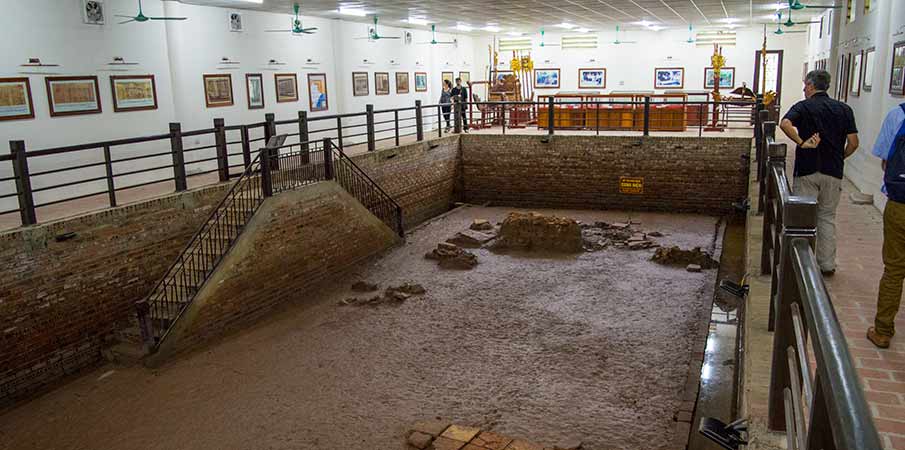 museum-le-dai-hanh-hoa-lu-vietnam2