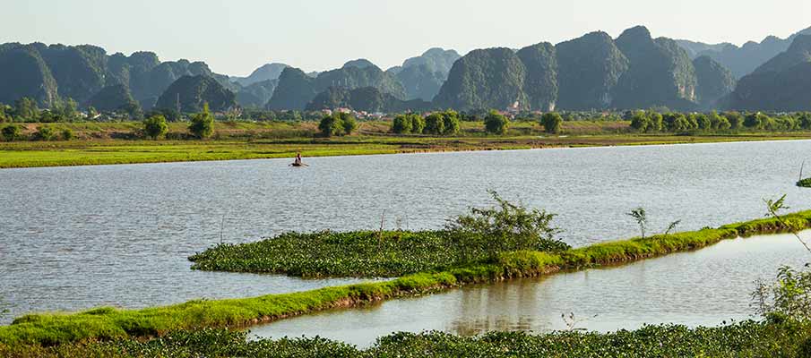 ninh-binh-to-van-long-vietnam