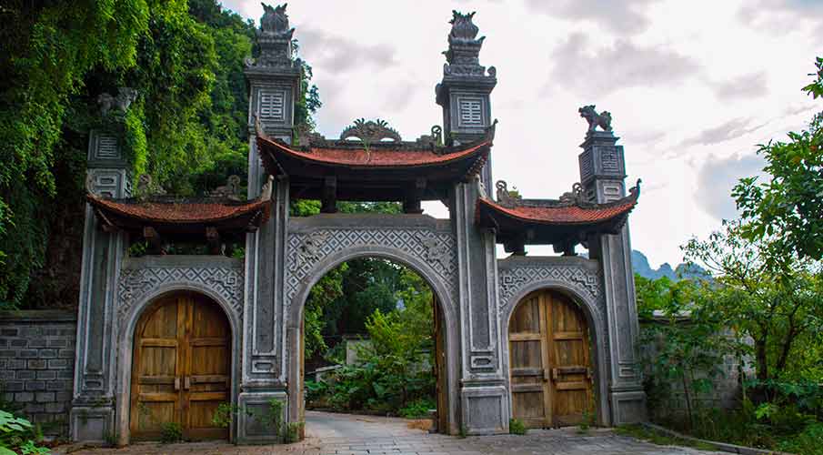 south-gate-hoa-lu-ninh-binh