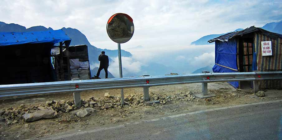 tram-ton-pass-road-viewpoint-sapa