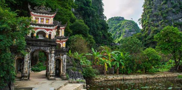 tam-coc-bich-dong-pagoda-vietnam