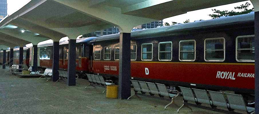 royal-railway-train-phnom-penh-cambodia