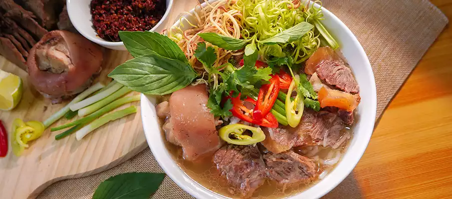 bun-bo-hue-soup-noodle-vietnam