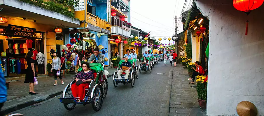 cyclo-tourist-tour-hoi-an-vietnam