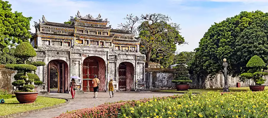 hue-historical-city-vietnam-gate