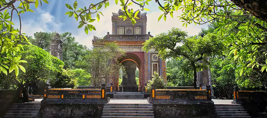 stele-pavilion-tu-duc-royal-tomb-hue