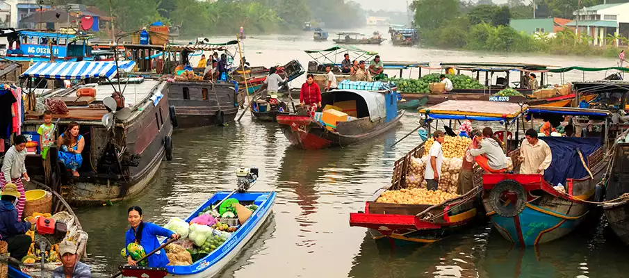 can-tho-floating-market-vietnam