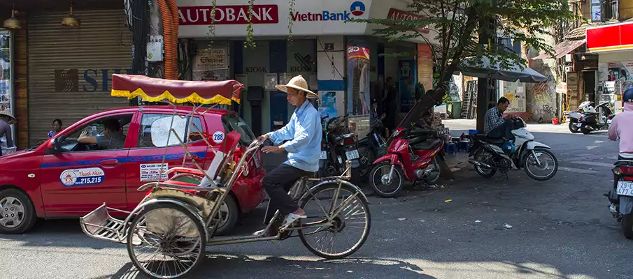 hanoi-old-quarter-cyclo-vietnam