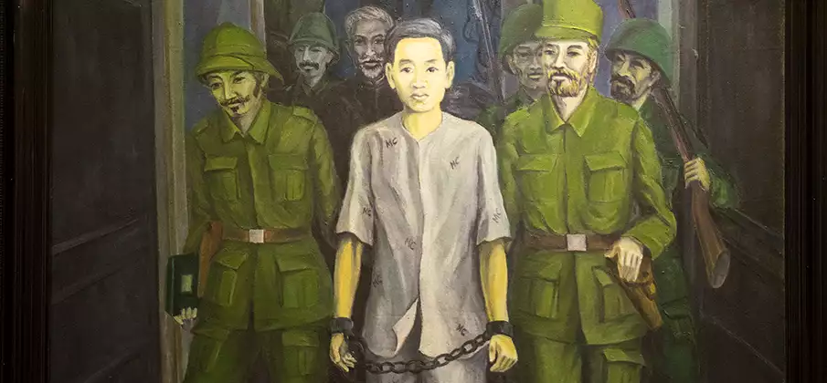 hoa-lo-prison-hanoi-vietnam-prisoners2