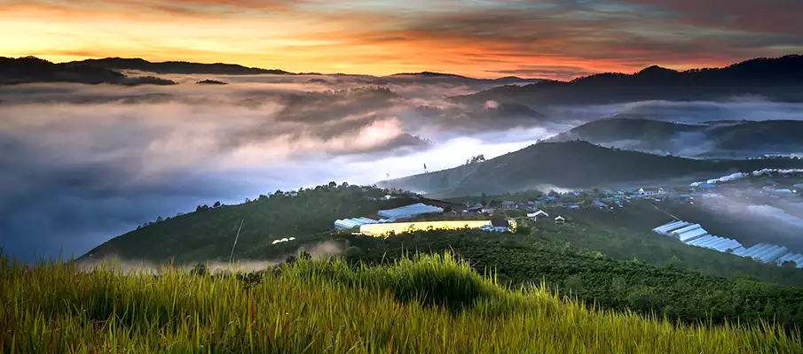 langbian-peak-da-lat-vietnam