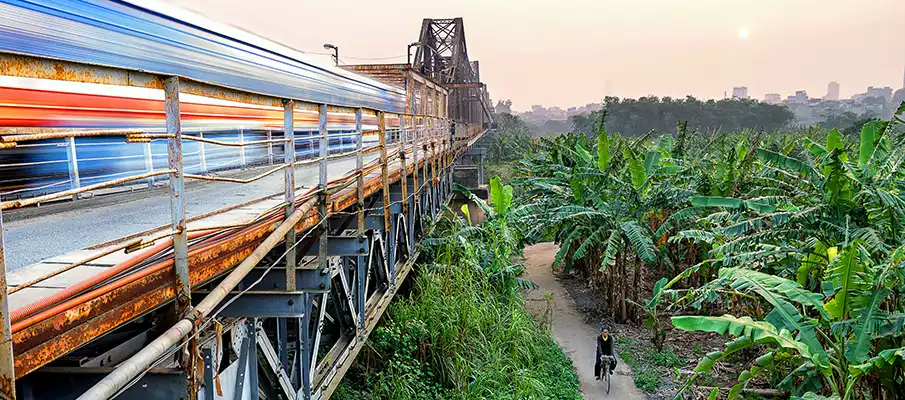 long-bien-bridge-hanoi-vietnam3