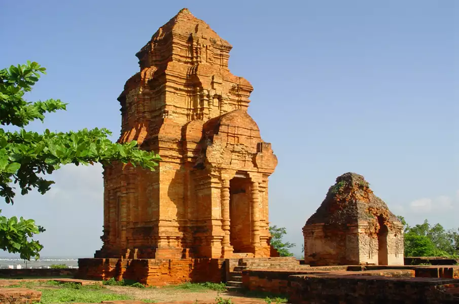 poshanu-cham-tower-mui-ne-phan-thiet