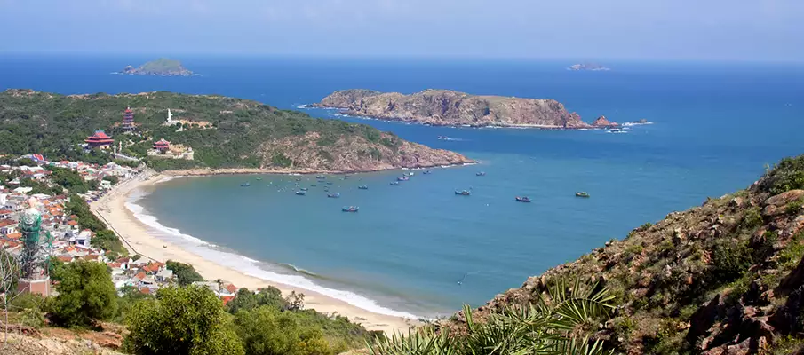 quy-nhon-city-town-beach-vietnam