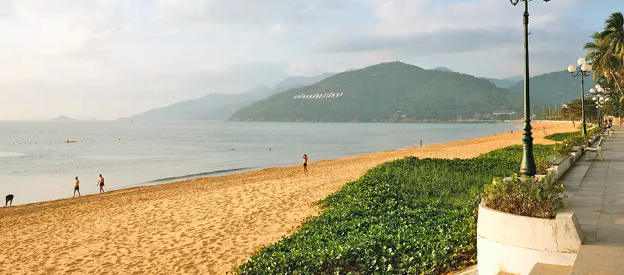 quy-nhon-town-beach-vietnam