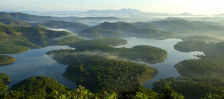 tuyen-lam-lake-da-lat-vietnam