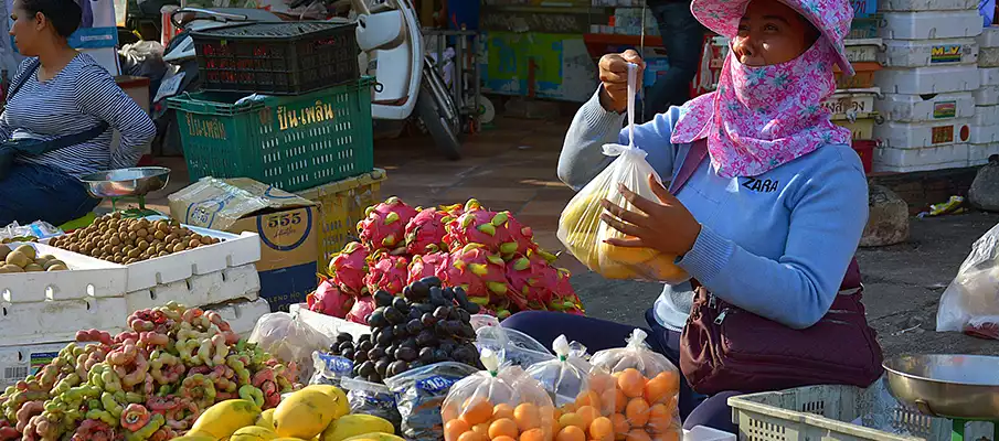 market-phnom-penh-cambodia