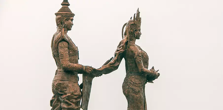 Preah-Thong-Neang-Neak-statue-sihanoukville