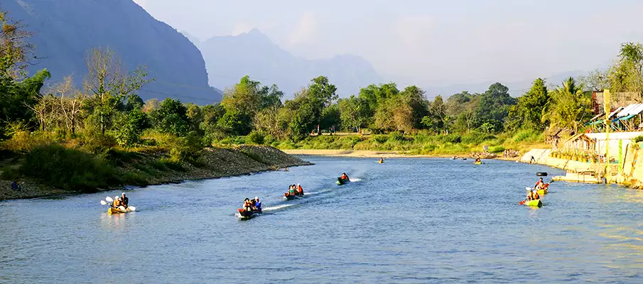 kayaking-vang-vieng-laos