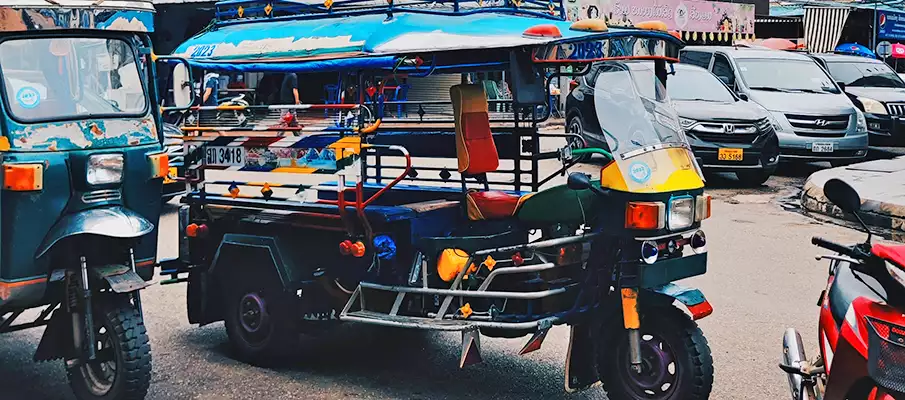 tuk-tuk-vientiane-laos-transport