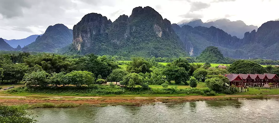 vang-vieng-river-mountains-laos