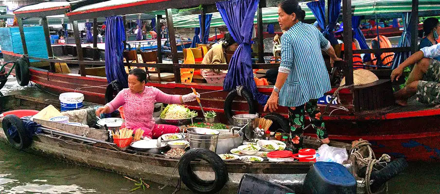 cai-be-floating-market-vietnam