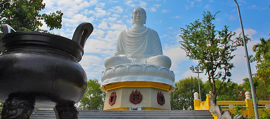 long-son-pagoda-nha-trang-vietnam