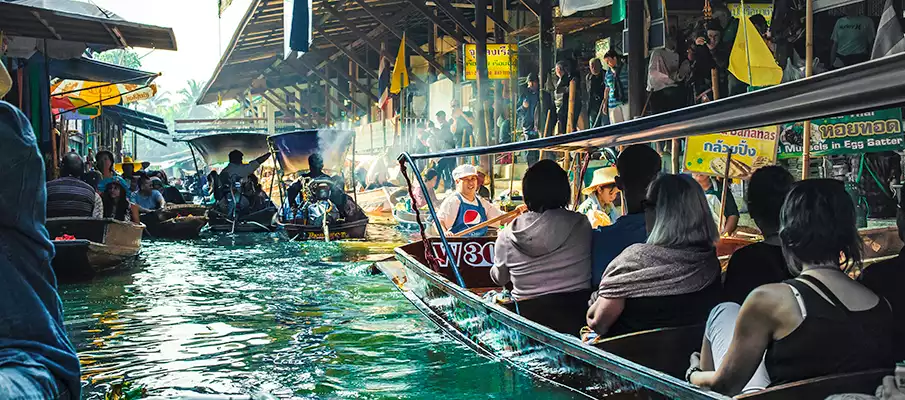 damnoen-saduak-floating-market-thailand