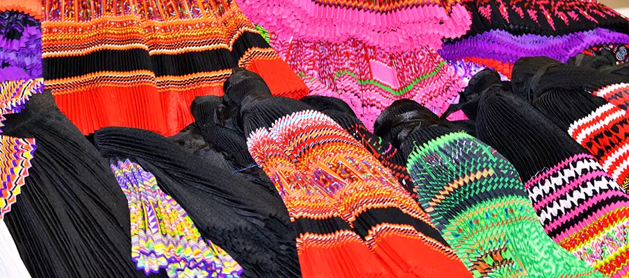 laos-what-to-bring-souvenir-textiles