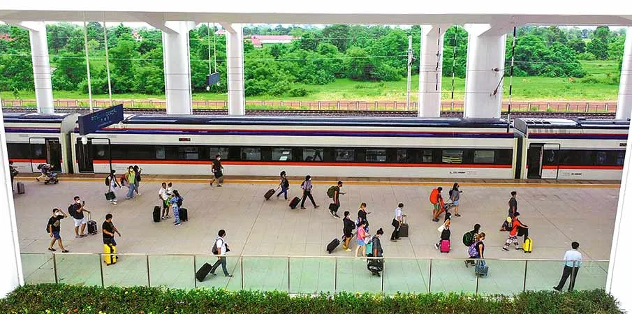 plan-train-journey-laos