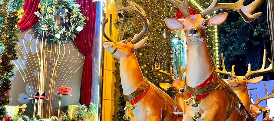 Christmas decorations in Vietnam christmas-vietnam-decoration